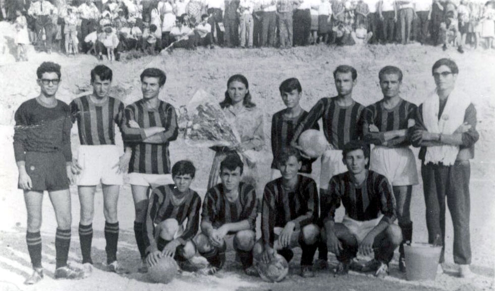 I lupi, squadra di calcio pietrapaolese. Inaugurazione campo sportivo santa maria. Madrina Sig. Urso Franca