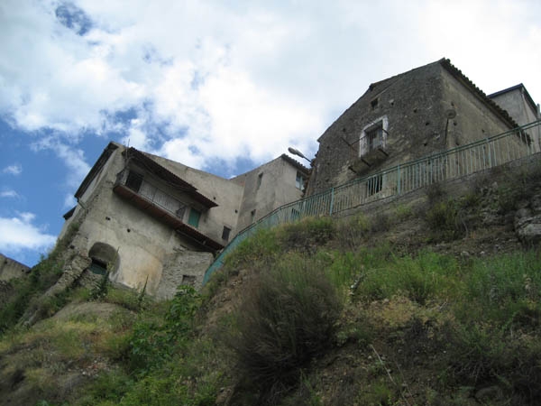 Case dal basso